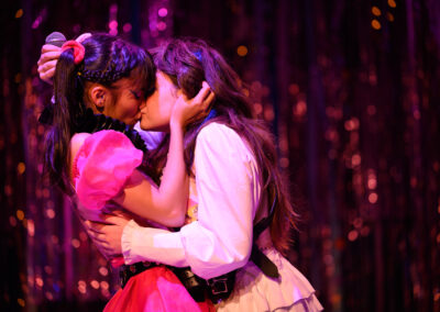 Lexi Thammavong & Anna Faye Lieberman kiss